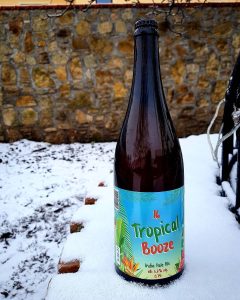 Tropical Booze 16°

Trocha leta v tomto chladnom počasí vždy poteší.
Po dlhšej dobe vypúšťame do sveta IPU s tónmi tropického ovocia s názvom Tropical