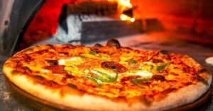 Pizza – recenzia zariadenia Holíčsky pivovar Wywar, Holíč, Slovensko – TripAdvisor